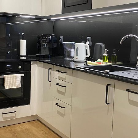 Apartamenty Magia Z Bezplatnym Parkingiem I Klimatyzacja Rzeszów Esterno foto