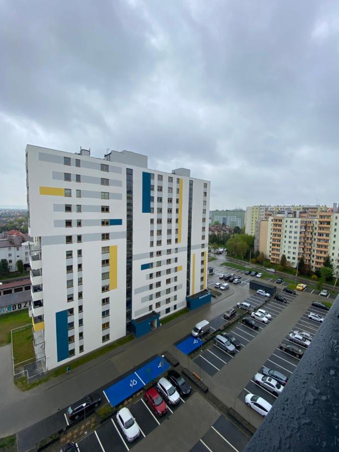 Apartamenty Magia Z Bezplatnym Parkingiem I Klimatyzacja Rzeszów Esterno foto